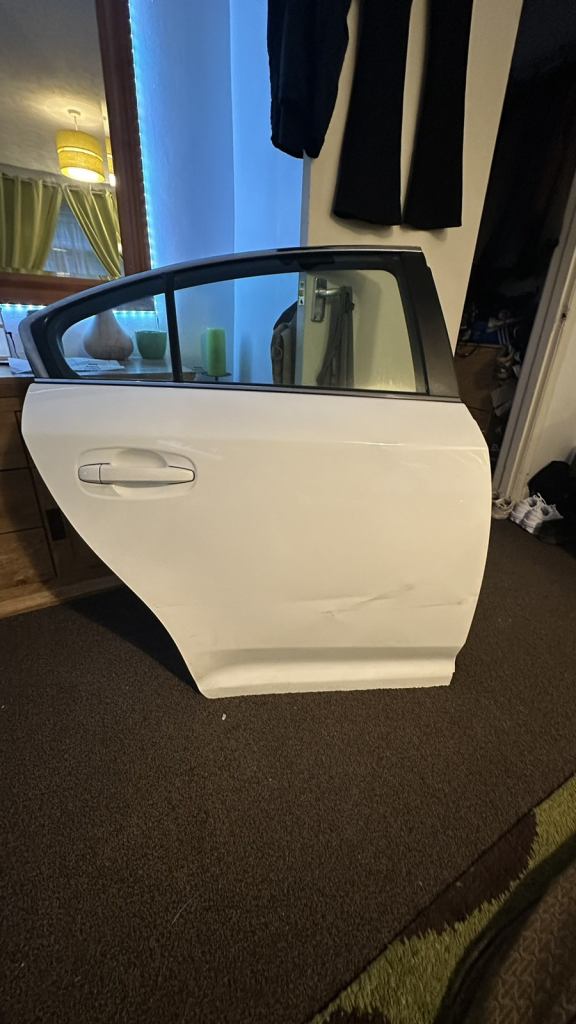 Toyota Avensis t27 rear driver side door 