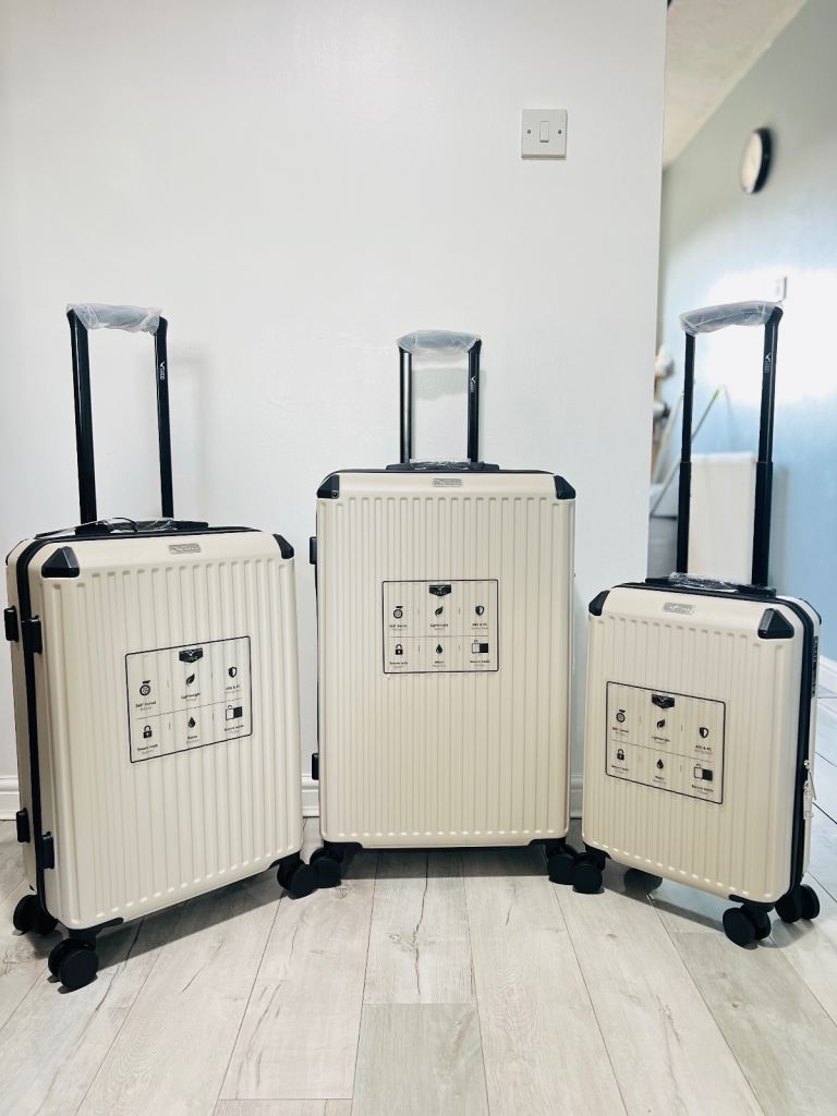 Suitcase luggage set of 3 - 5 year warranty