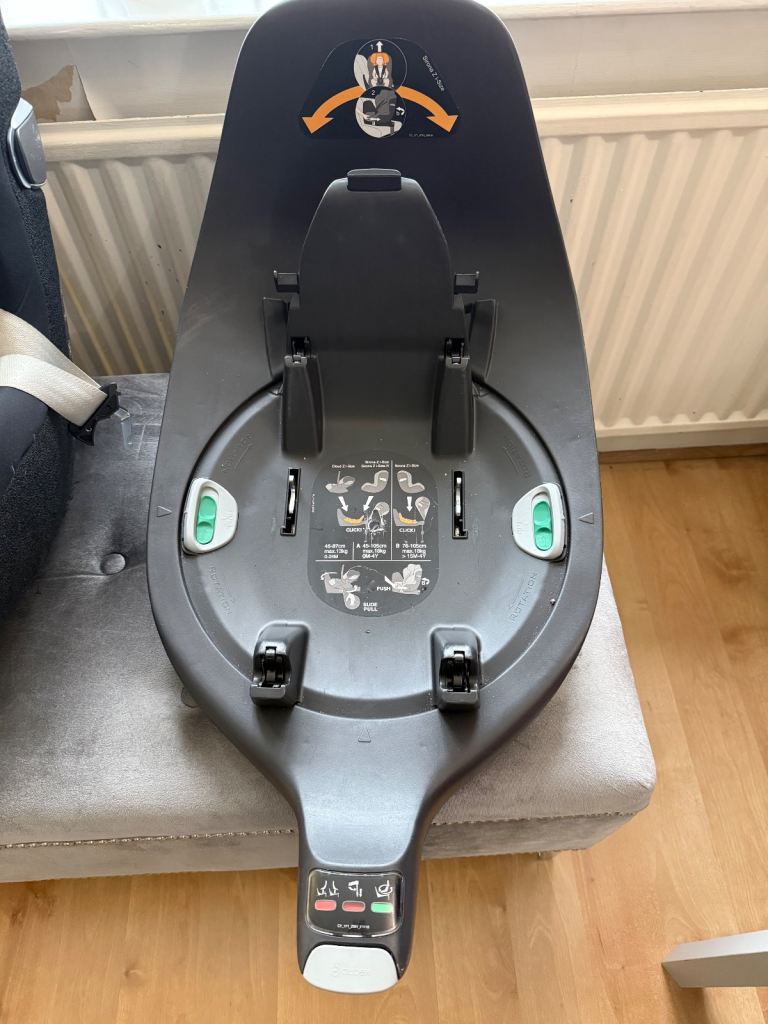 Cybex Cloud Z 360 baby car seat, Sirona S 36O toddler seat and two 360 bases. 