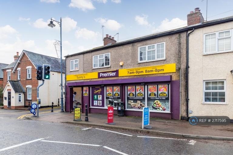 2 bedroom flat in High Street, Codicote, Hitchin, SG4 (2 bed) (#2717595)