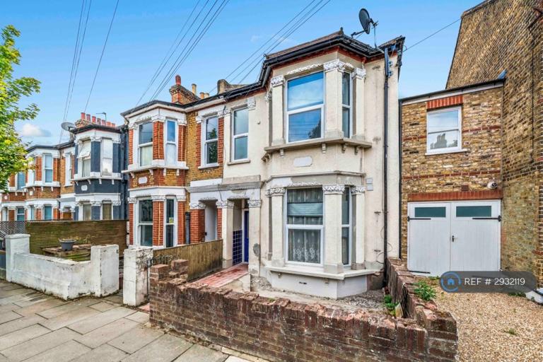 6 bedroom house in Trevelyan Road, Tooting, SW17 (6 bed) (#2932119)