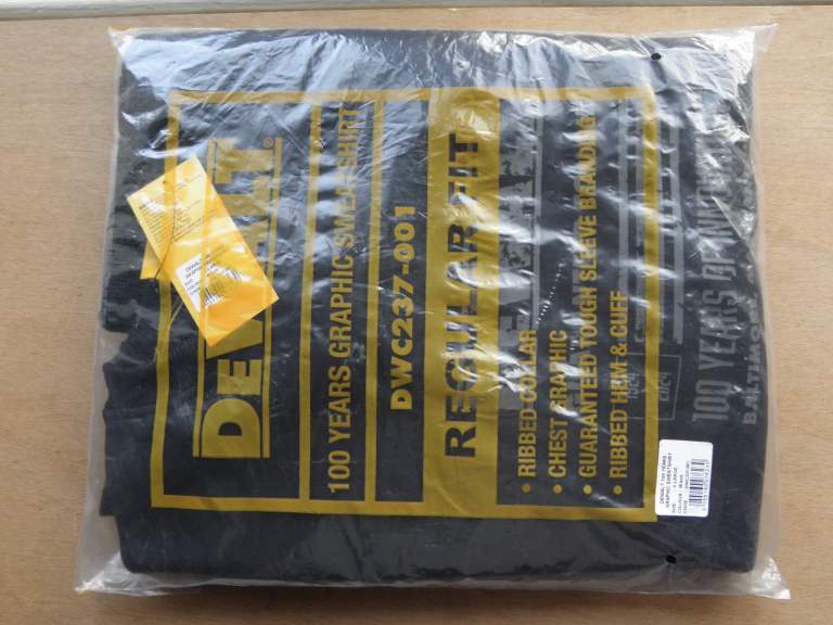 DEWALT 100 YEARS GRAPHIC SWEATSHIRT XL BLACK REGULAR FIT GUARANTEED TOUGH