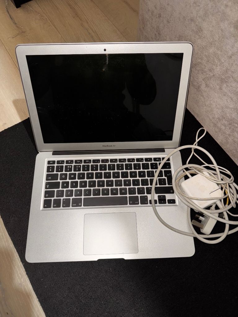 Apple MacBook Air 13 Inch 2017