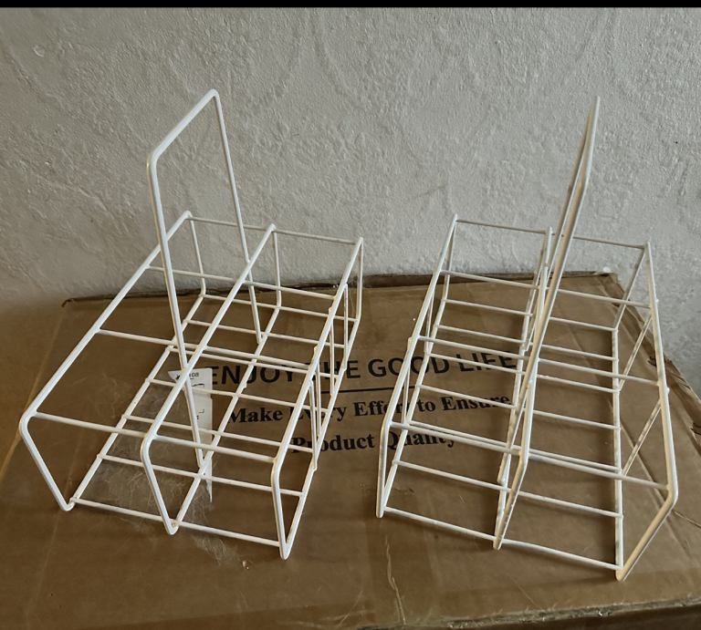 Milk bottle holder for 6 bottles (2 available)