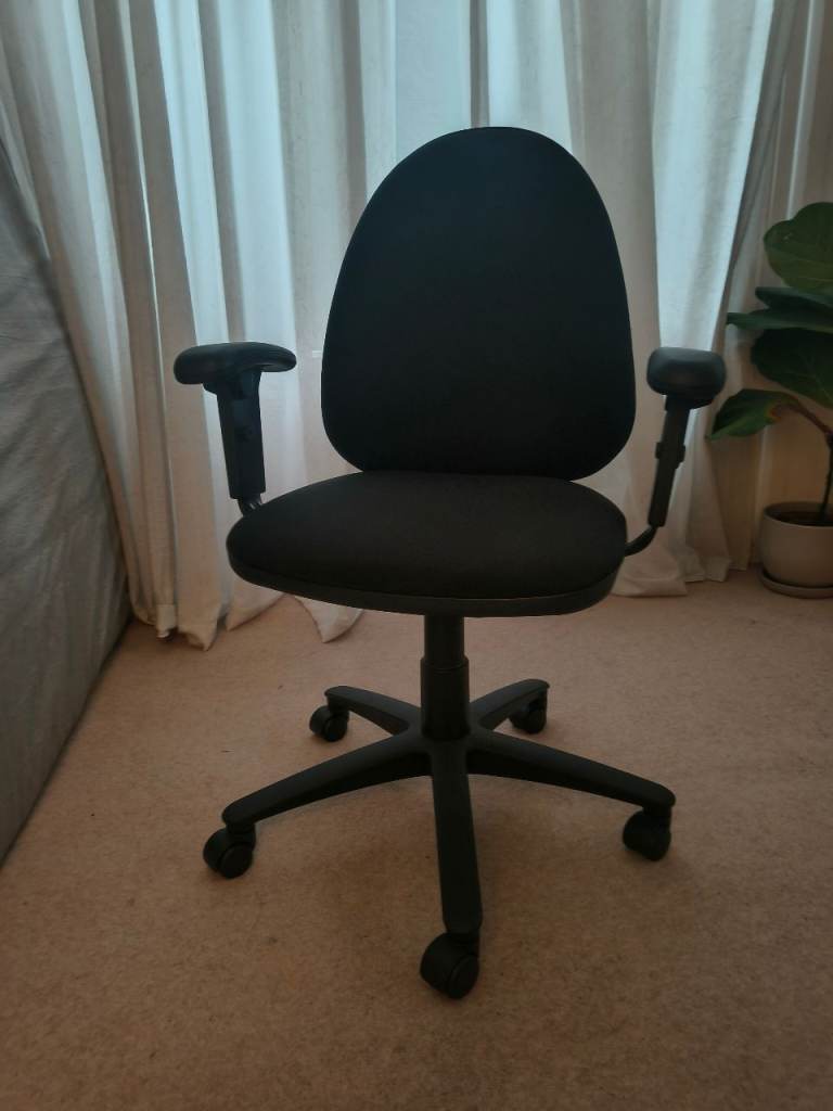 Torasen M60HA Office Chair – Black, Good Condition