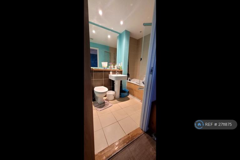 2 bedroom flat in London Road, Isleworth, TW7 (2 bed) (#2711875)