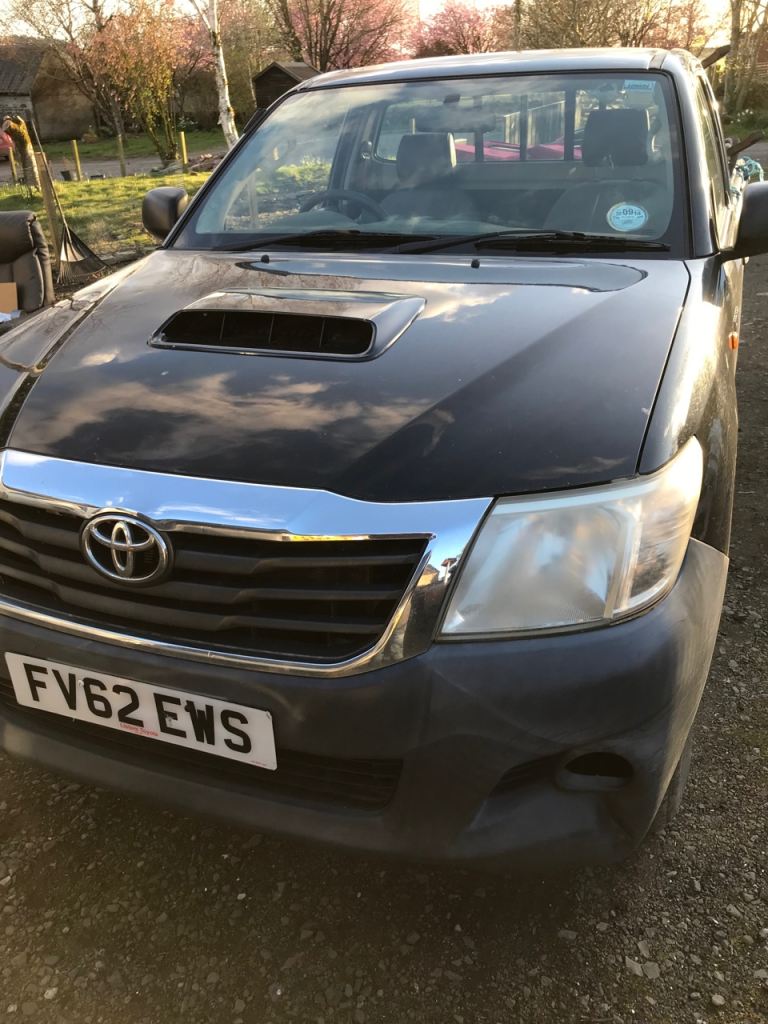 2012 TOYOTA HILUX 4WD SINGLE CAB PICK UP TRUCK GREAT RUNNER 