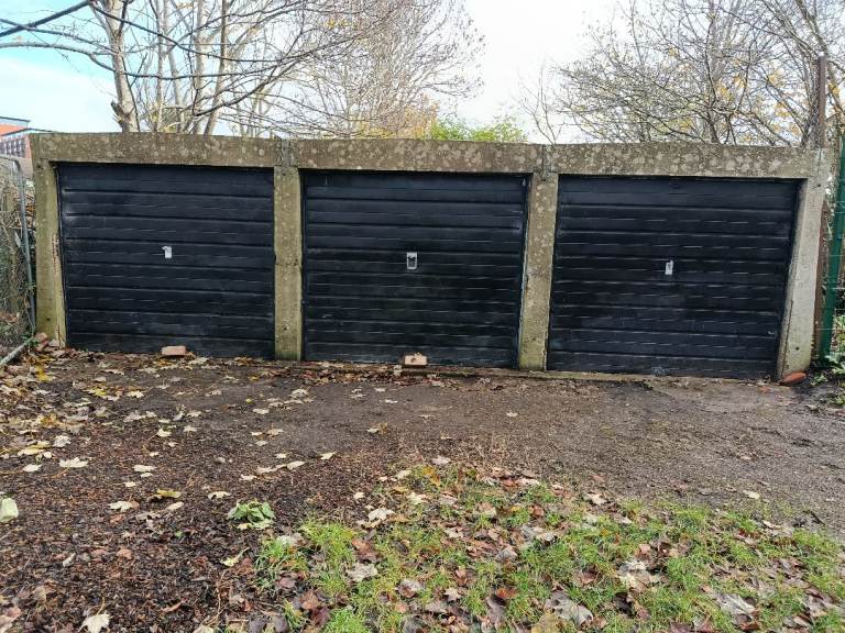 Gated Lockup garage to let at Bromley
