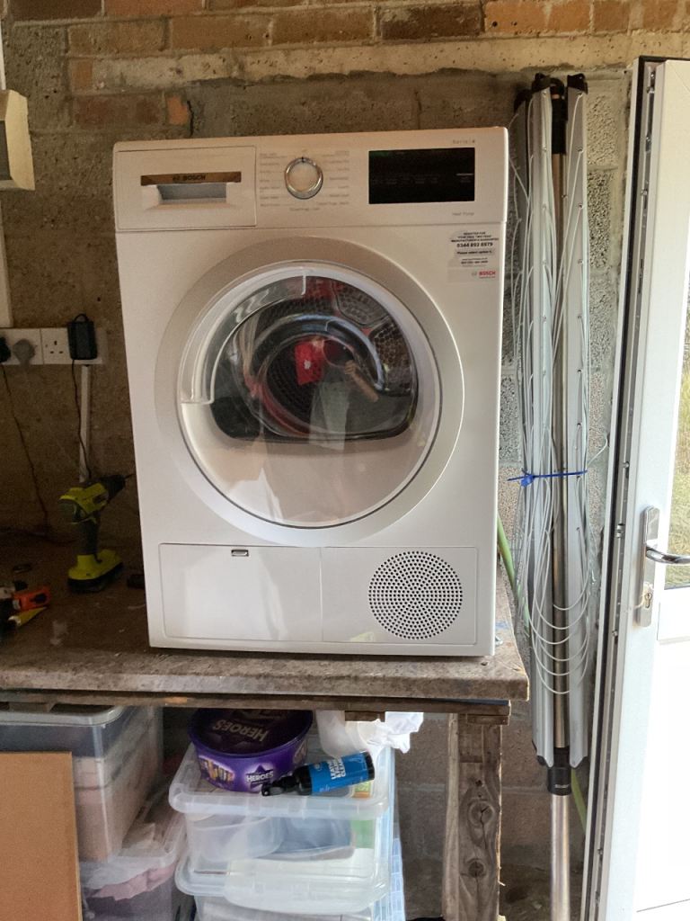 Bosch Heat pump Tumble Dryer – White, Good Condition
