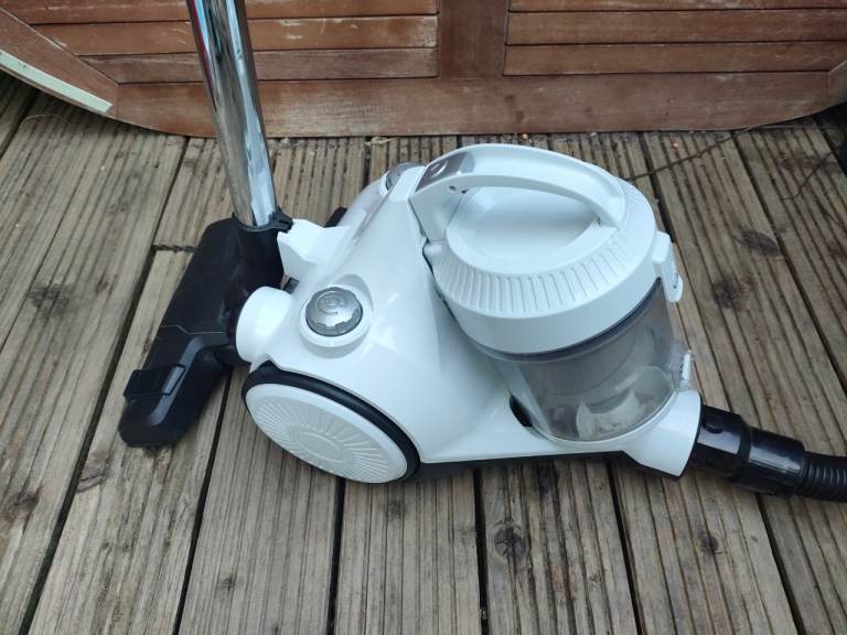 BUSH Bagless Cylinder Vacuum Cleaner