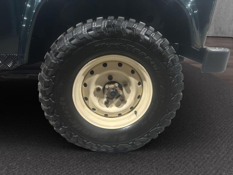 2016 Land Rover Defender Hi Capacity PickUp TDCi [2.2] PICK UP DIESEL Manual