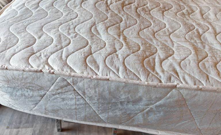 Small double spung mattress 