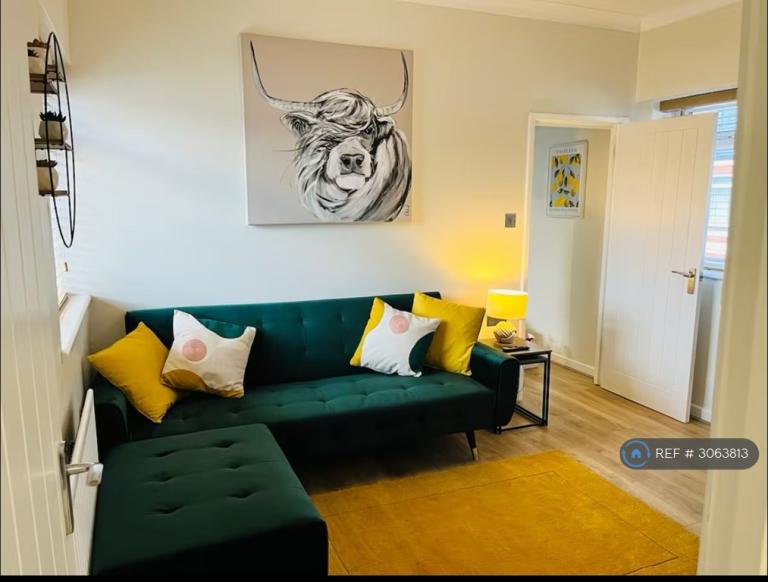 2 bedroom flat in Craig Court, Cardiff, CF24 (2 bed) (#3063813)