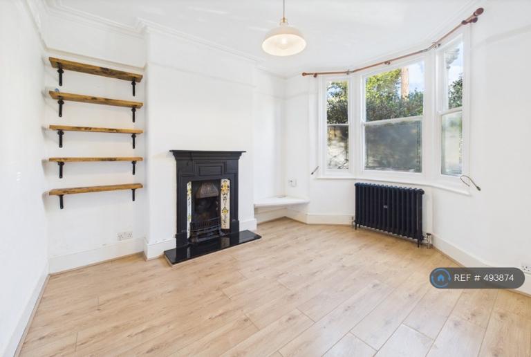 2 bedroom house in Clifton Road, London, SE25 (2 bed) (#493874)