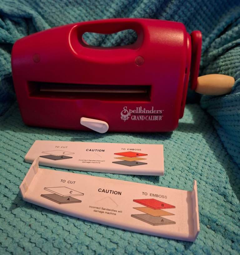 Spellbinders Grand Calibur - manual die cutting and embossing machine