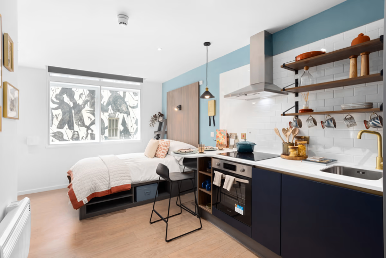 Premium Studio Tenancy Takeover – Hello Student (Summit House, Cardiff)