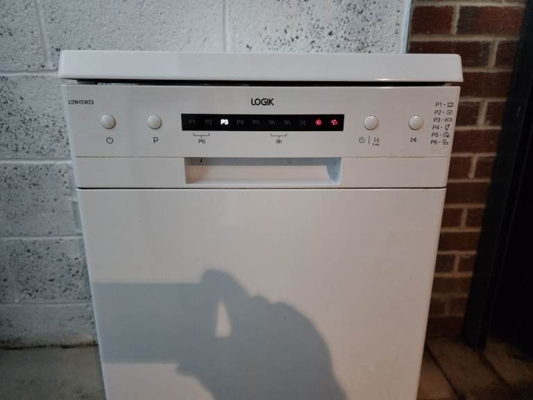 LOGIK Slimline Dishwasher " BRAND NEW "