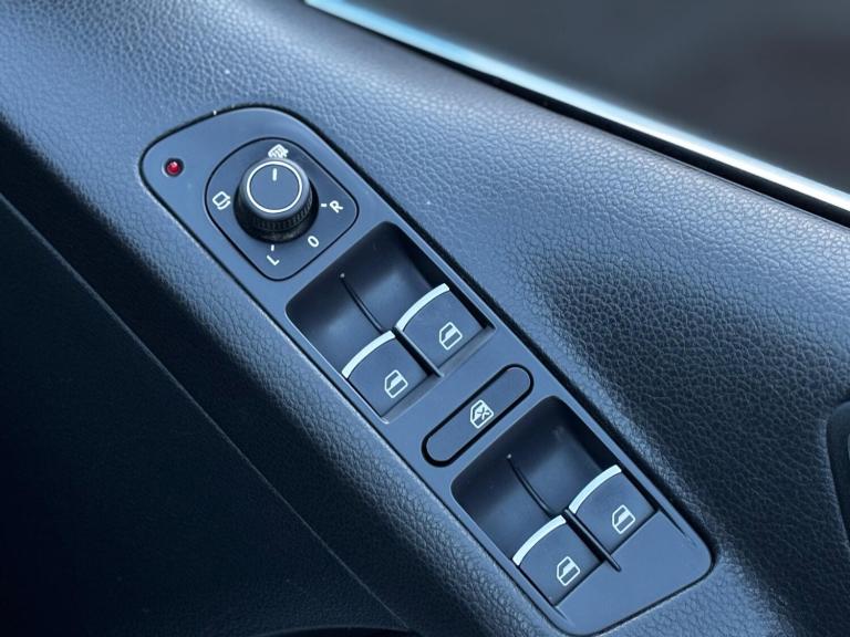 2015 Volkswagen Tiguan 2.0 TDi BlueMotion Tech Match 4MOTION 5dr 150 DSG ESTATE DIESEL Automatic