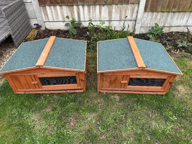 Rabbit/Guinea pig outhouse 