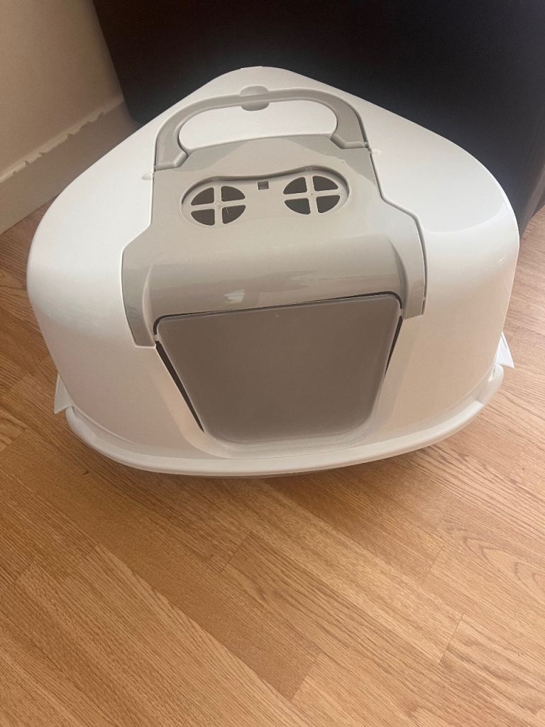 Free Cat Litter Tray including Litter 