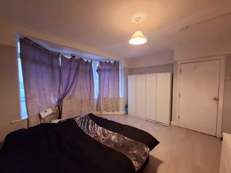 💙 Spacious Single Room in Cricklewood | Bright & Well Located 🏡🚆💙