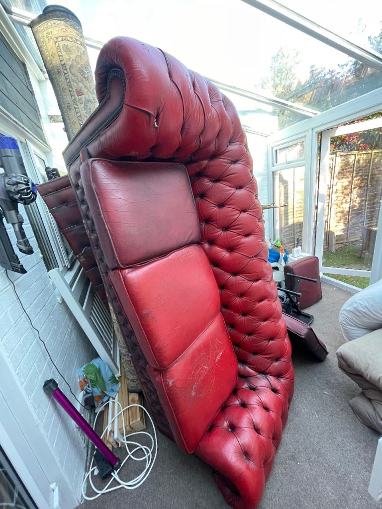 X2 FREE CHESTERFIELD SOFA 