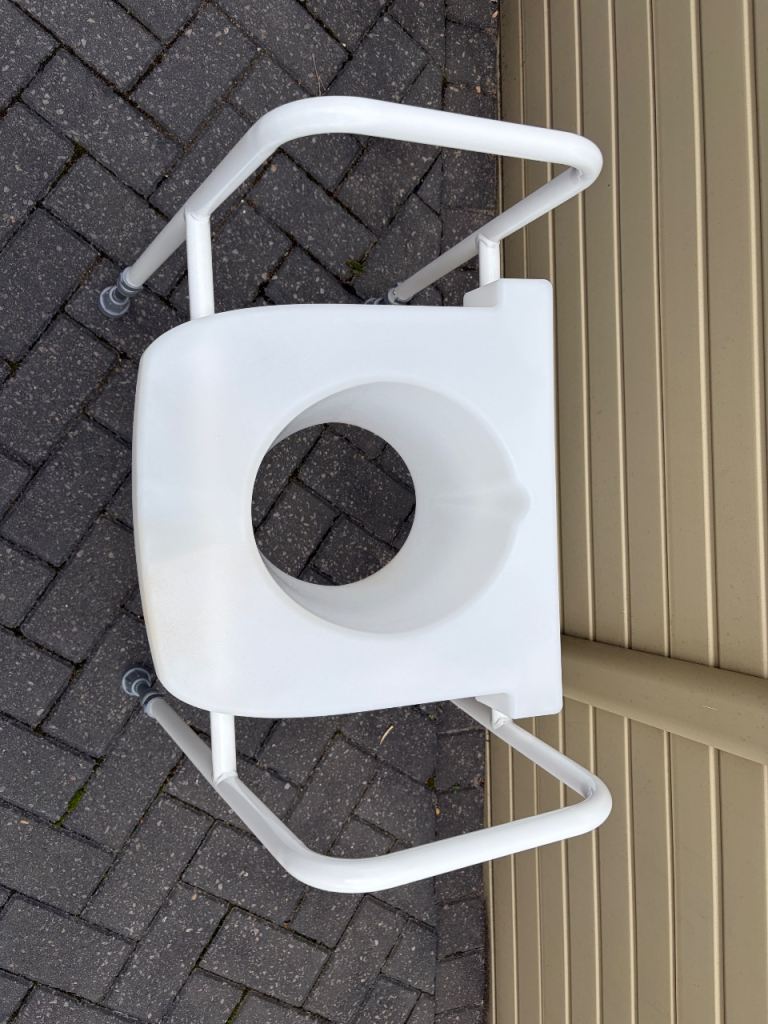 FREE Height Adjustable Raised Toilet seat with support Rails 