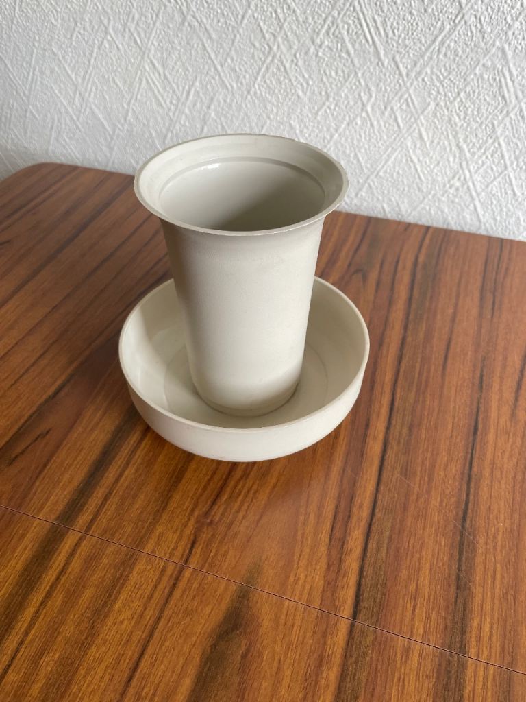 Tupperware Flower Arranging Vase