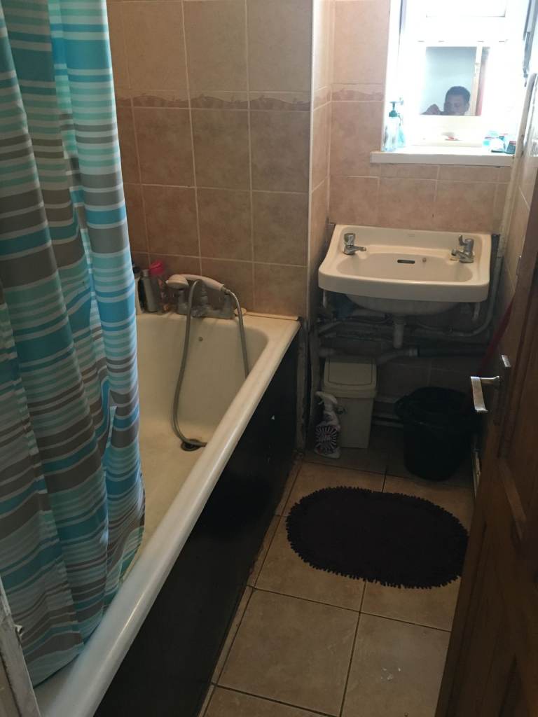 Nice Single Room Near Bromley-By-Bow Station, London E3