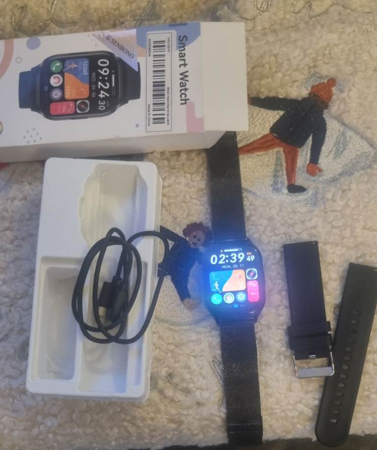 LARGE SCREEN BOXED SMART WATCH 