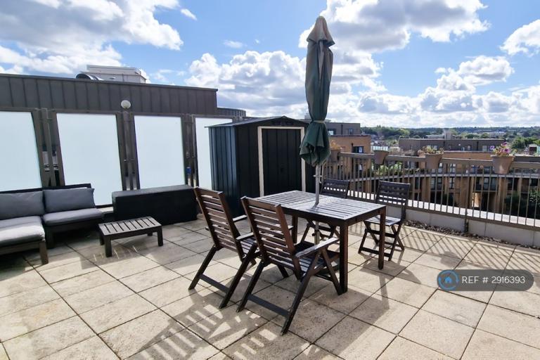 1 bedroom flat in Whitestone Way, Croydon, CR0 (1 bed) (#2916393)