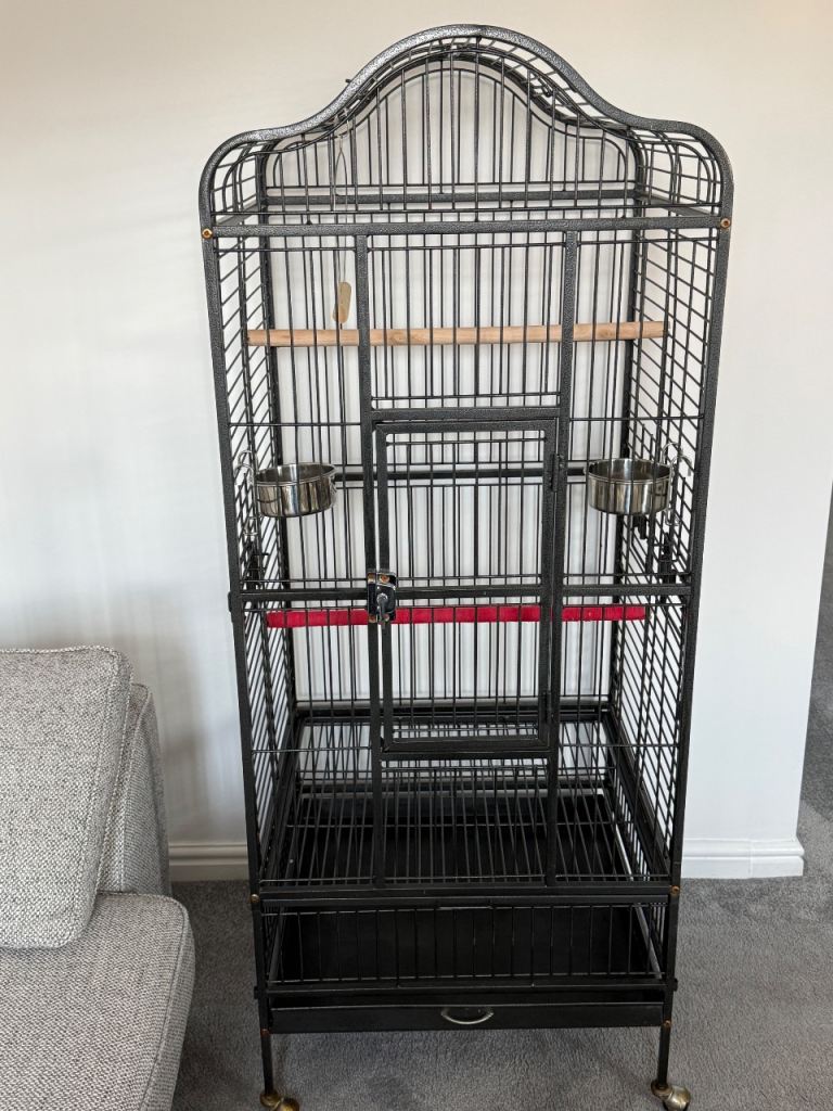 Parrot cage in great condition from smoke free home 