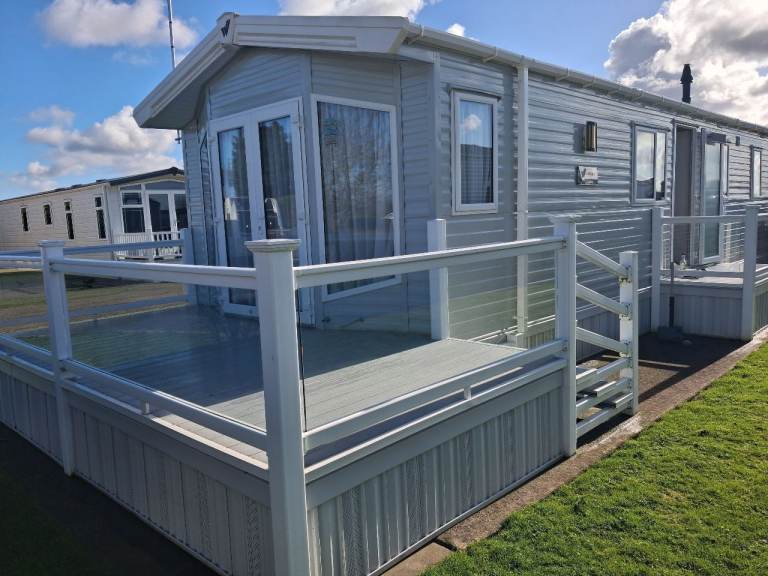 WILLOUGHBY SIERRA 2018 STATIC CARAVAN on small quiet site near SKEGNESS, superb condition