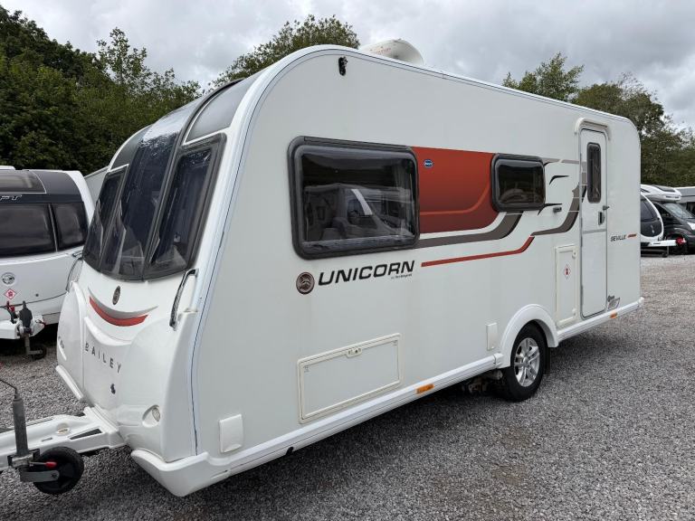 ⭐️ 2016/17 BAILEY UNICORN SEVILLE ⭐️ 2 BERTH TOURING CARAVAN ⭐️