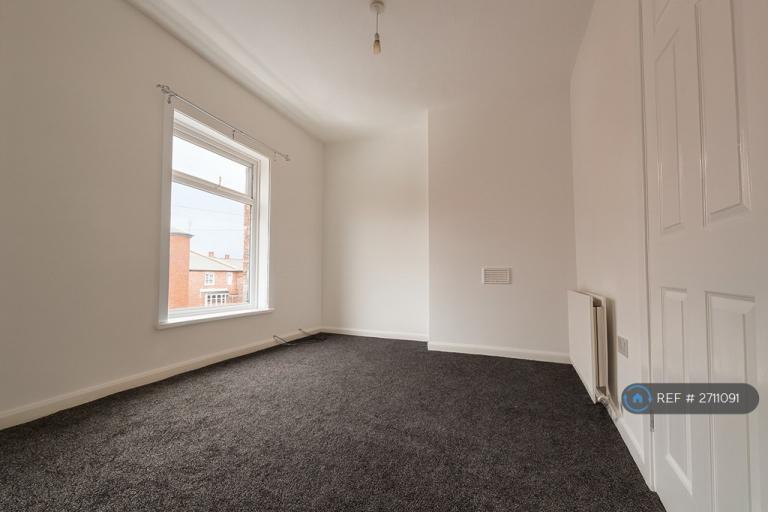 2 bedroom house in Alexandra Street, Ashton-Under-Lyne, OL6 (2 bed) (#2711091)