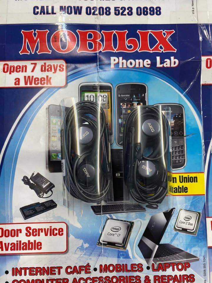 New Original AKG 3.5mm pin Earphones handsfree for All Samsung models Good Sound Quality