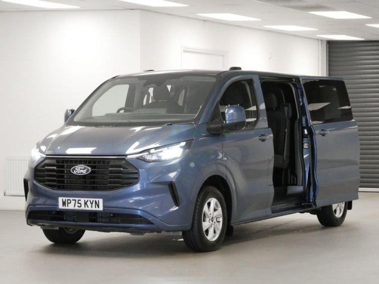 75 FORD TRANSIT CUSTOM 320 2.0 EBL 170 BHP L2 LONG LIMITED AUTO 6 SEATER CREW