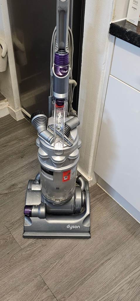 DYSON DC14 UPRIGHT VACUUM CLEANER WITH TOOLS