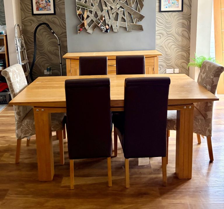 Oak Dining Table & 6 Chairs