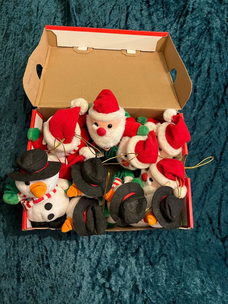 Box of Santa's and snowmen beanie decorations