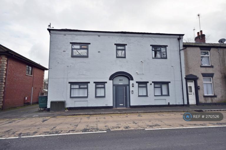Studio flat in Oldham Road, Rochdale, OL16 (#2712526)