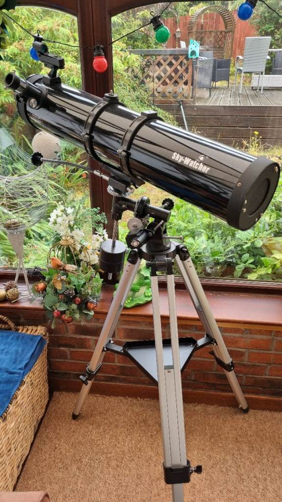 Sky-Watcher Astronomical Telescope with Tripod and Lenses9