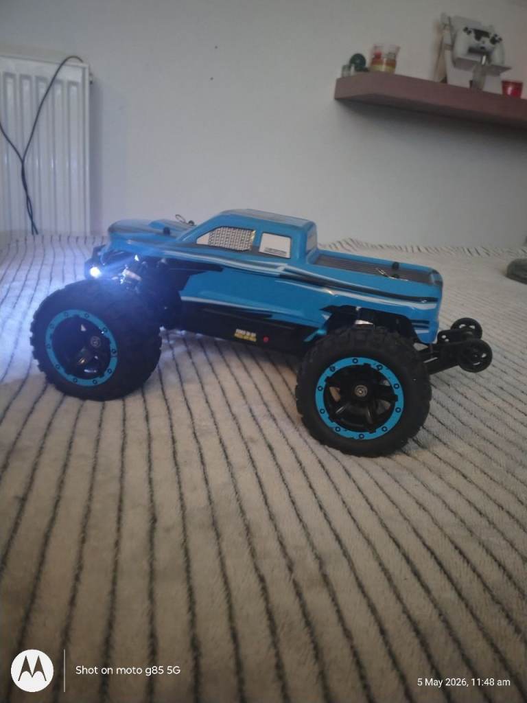 3s RC car with charger