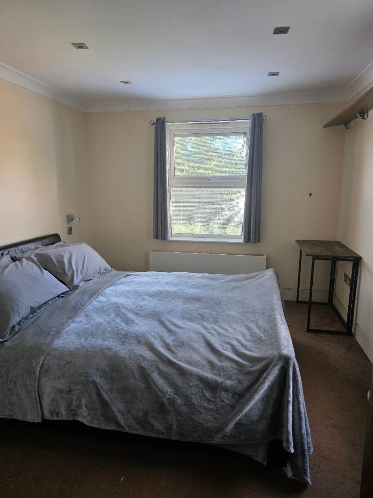 ATTRACTIVE DOUBLE ROOM LOW DEPOSIT