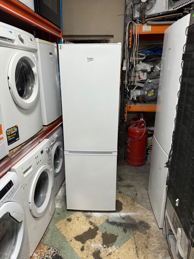 Beko fridge freezer height is 175 cm width is 55 cm very nice beautiful condition 