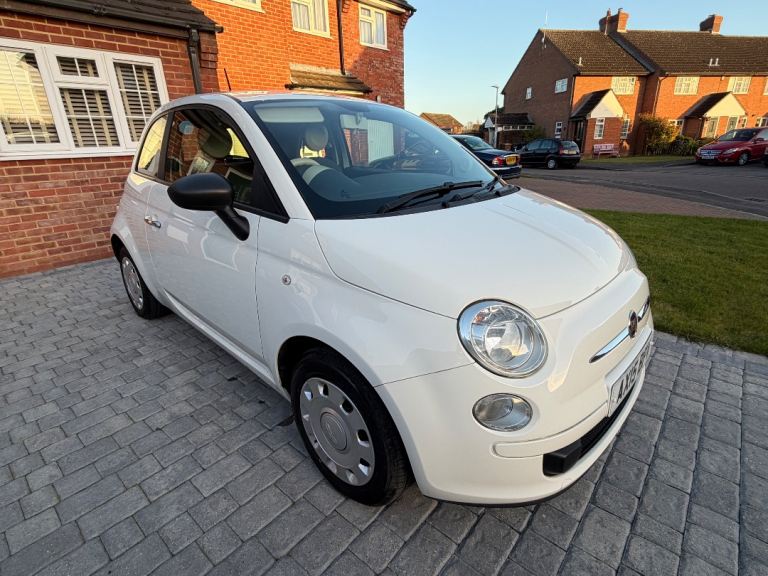 Fiat 500 for sale - very low mileage - £20 road tax!