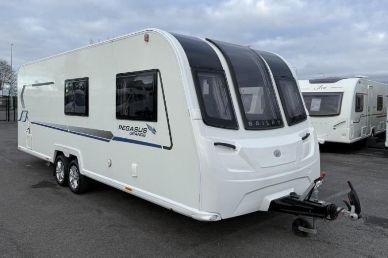 2020 BAILEY GRANDE PALERMO TOURING CARAVAN - 6 BERTH