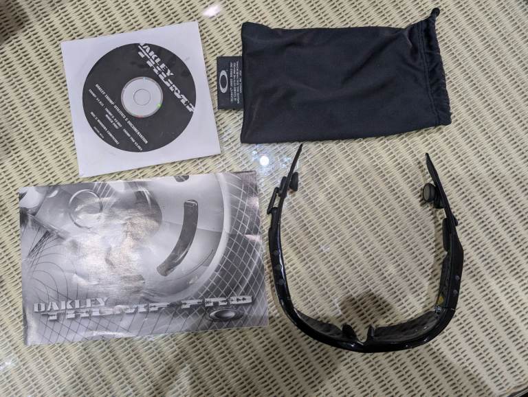 Oakley thump pro black iridium sunglasses with built in MP3 player 512mb