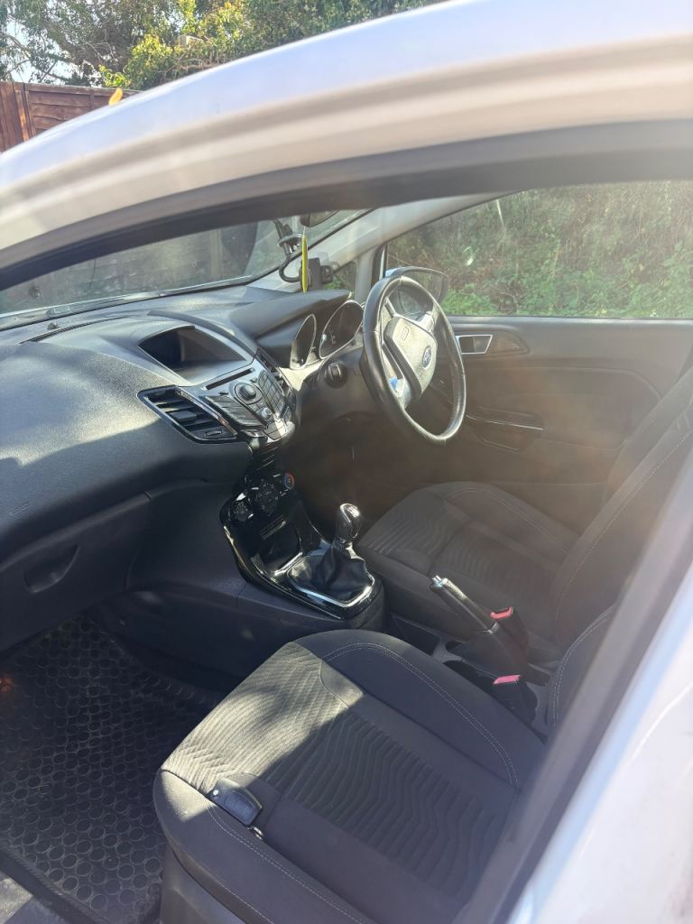 Ford, FIESTA, Hatchback, 2013, Manual, 1241 (cc), 5 doors