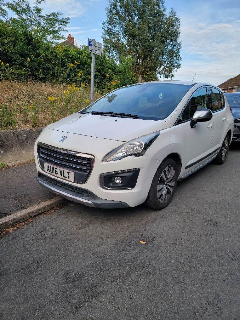 2016 Peugeot, 3008,1.6HDI excellent condition very low mileage £20 tax cambelt done.